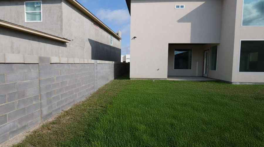 4013 Sun Valley Dr., Laredo, Texas 78045, 3 Bedrooms Bedrooms, 6 Rooms Rooms,2 BathroomsBathrooms,Residential,For Sale,4013 Sun Valley Dr.,20260491