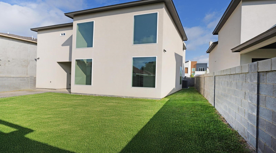 4013 Sun Valley Dr., Laredo, Texas 78045, 3 Bedrooms Bedrooms, 6 Rooms Rooms,2 BathroomsBathrooms,Residential,For Sale,4013 Sun Valley Dr.,20260491