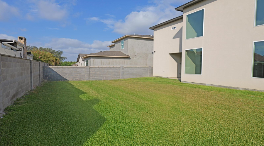 4013 Sun Valley Dr., Laredo, Texas 78045, 3 Bedrooms Bedrooms, 6 Rooms Rooms,2 BathroomsBathrooms,Residential,For Sale,4013 Sun Valley Dr.,20260491