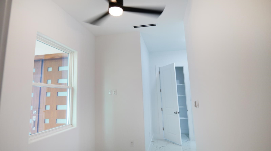 4013 Sun Valley Dr., Laredo, Texas 78045, 3 Bedrooms Bedrooms, 6 Rooms Rooms,2 BathroomsBathrooms,Residential,For Sale,4013 Sun Valley Dr.,20260491