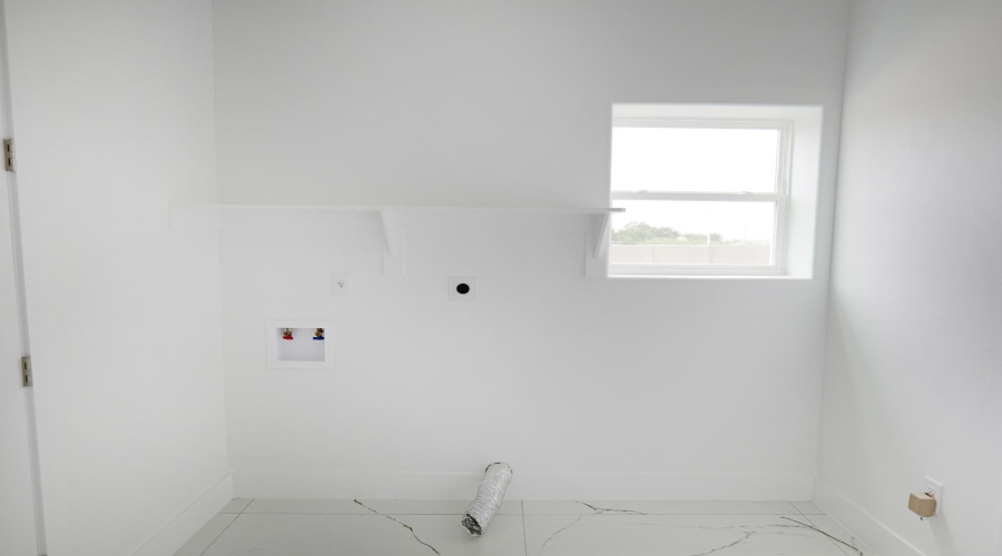 4013 Sun Valley Dr., Laredo, Texas 78045, 3 Bedrooms Bedrooms, 6 Rooms Rooms,2 BathroomsBathrooms,Residential,For Sale,4013 Sun Valley Dr.,20260491