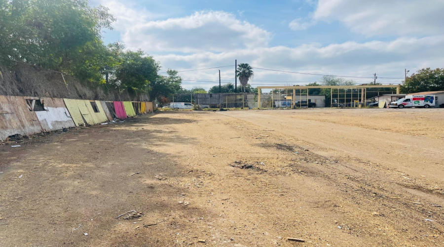 1902 Sanchez St, LAREDO, Texas 78041-1982, 1 Bedroom Bedrooms, 21 Rooms Rooms,2 BathroomsBathrooms,Commercial/industrial,For Sale,1902 Sanchez St,20260508