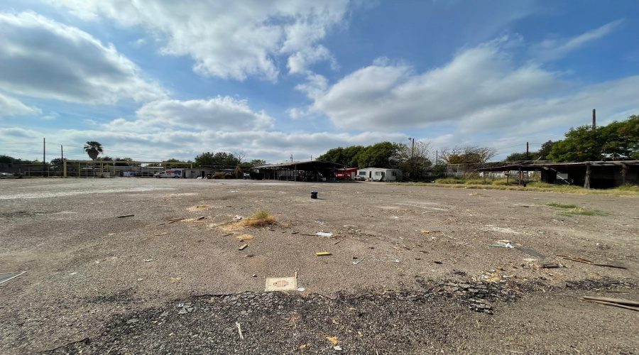 1902 Sanchez St, LAREDO, Texas 78041-1982, 1 Bedroom Bedrooms, 21 Rooms Rooms,2 BathroomsBathrooms,Commercial/industrial,For Sale,1902 Sanchez St,20260508