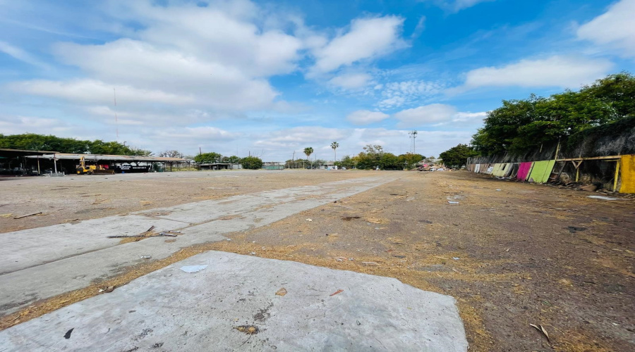 1902 Sanchez St, LAREDO, Texas 78041-1982, 1 Bedroom Bedrooms, 21 Rooms Rooms,2 BathroomsBathrooms,Commercial/industrial,For Sale,1902 Sanchez St,20260508