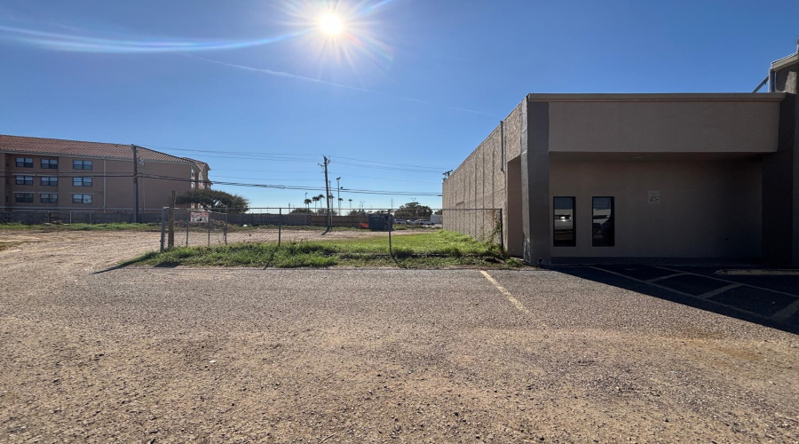 313 Village Blvd, Laredo, Texas 78041, ,Land,For Sale,313 Village Blvd,20260503