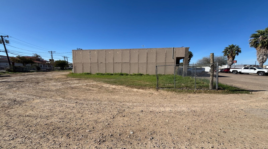 313 Village Blvd, Laredo, Texas 78041, ,Land,For Sale,313 Village Blvd,20260503