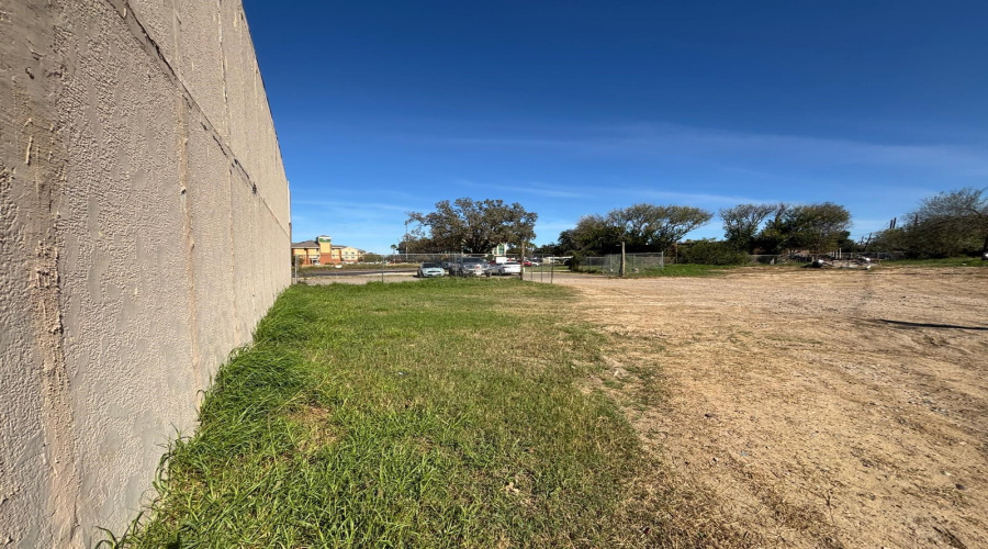 313 Village Blvd, Laredo, Texas 78041, ,Land,For Sale,313 Village Blvd,20260503