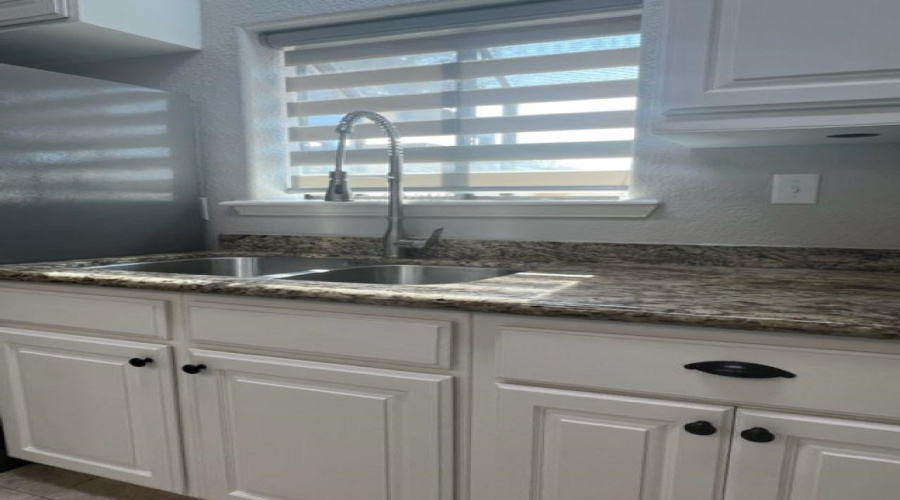 1609 Saldana Ave, LAREDO, Texas 78041, 3 Bedrooms Bedrooms, 5 Rooms Rooms,2 BathroomsBathrooms,Residential,For Rent,1609 Saldana Ave,20260499