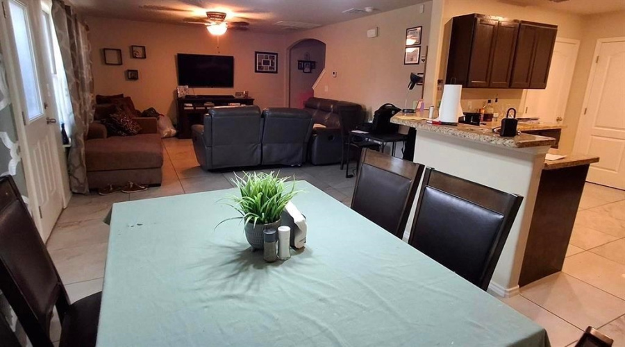 1618 Ann Harbor St, Laredo, Texas 78045, 3 Bedrooms Bedrooms, 6 Rooms Rooms,2 BathroomsBathrooms,Residential,For Sale,1618 Ann Harbor St,20260504