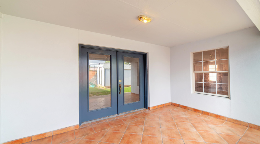 304 Rancho Viejo Dr, Laredo, Texas 78045, 4 Bedrooms Bedrooms, 6 Rooms Rooms,2 BathroomsBathrooms,Residential,For Sale,304 Rancho Viejo Dr,20260506