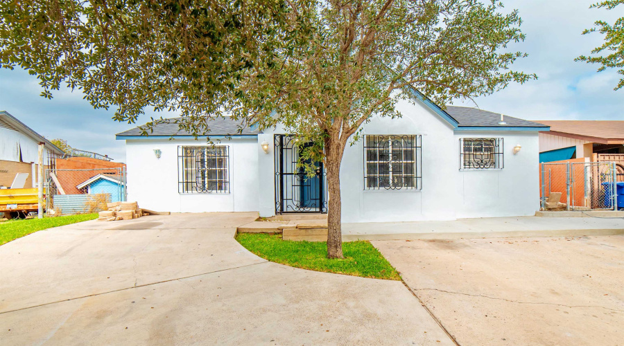 304 Rancho Viejo Dr, Laredo, Texas 78045, 4 Bedrooms Bedrooms, 6 Rooms Rooms,2 BathroomsBathrooms,Residential,For Sale,304 Rancho Viejo Dr,20260506