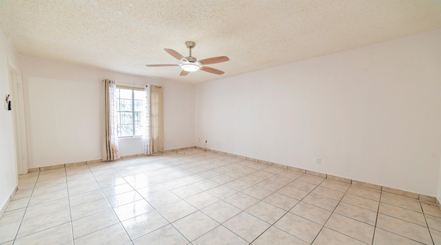 304 Rancho Viejo Dr, Laredo, Texas 78045, 4 Bedrooms Bedrooms, 6 Rooms Rooms,2 BathroomsBathrooms,Residential,For Sale,304 Rancho Viejo Dr,20260506