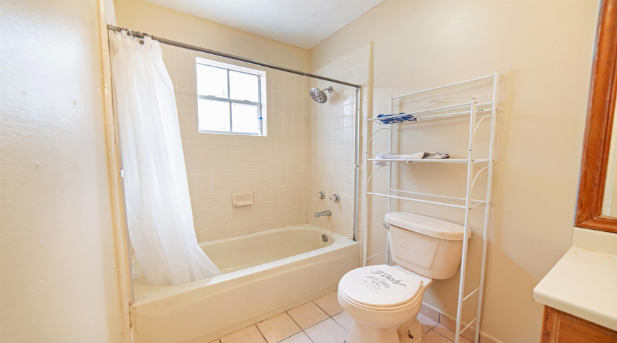 304 Rancho Viejo Dr, Laredo, Texas 78045, 4 Bedrooms Bedrooms, 6 Rooms Rooms,2 BathroomsBathrooms,Residential,For Sale,304 Rancho Viejo Dr,20260506