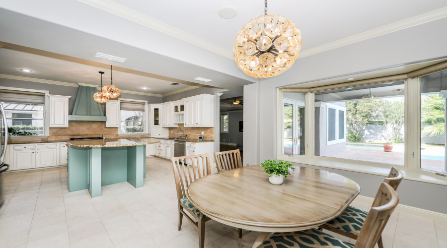 206 Elkington Lp, LAREDO, Texas 78045, 5 Bedrooms Bedrooms, 11 Rooms Rooms,5 BathroomsBathrooms,Residential,For Sale,206 Elkington Lp,20260507