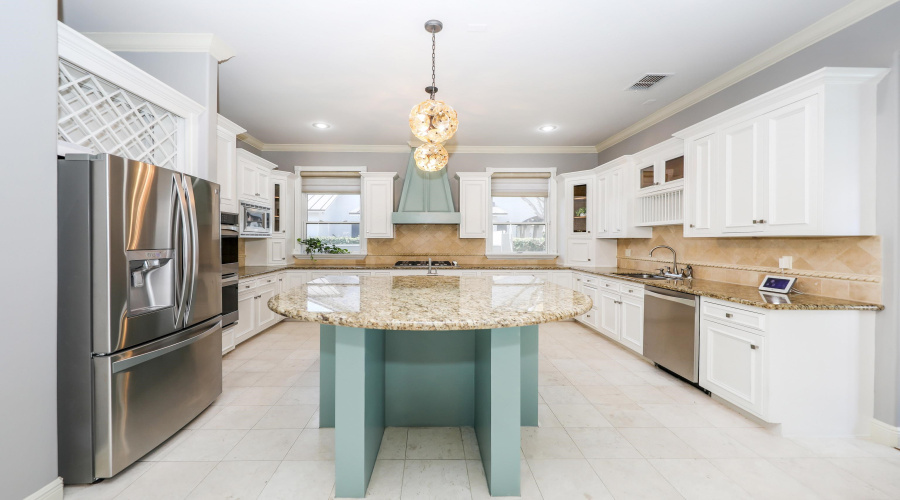 206 Elkington Lp, LAREDO, Texas 78045, 5 Bedrooms Bedrooms, 11 Rooms Rooms,5 BathroomsBathrooms,Residential,For Sale,206 Elkington Lp,20260507