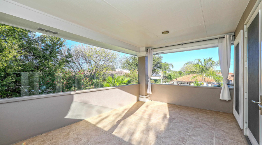 206 Elkington Lp, LAREDO, Texas 78045, 5 Bedrooms Bedrooms, 11 Rooms Rooms,5 BathroomsBathrooms,Residential,For Sale,206 Elkington Lp,20260507