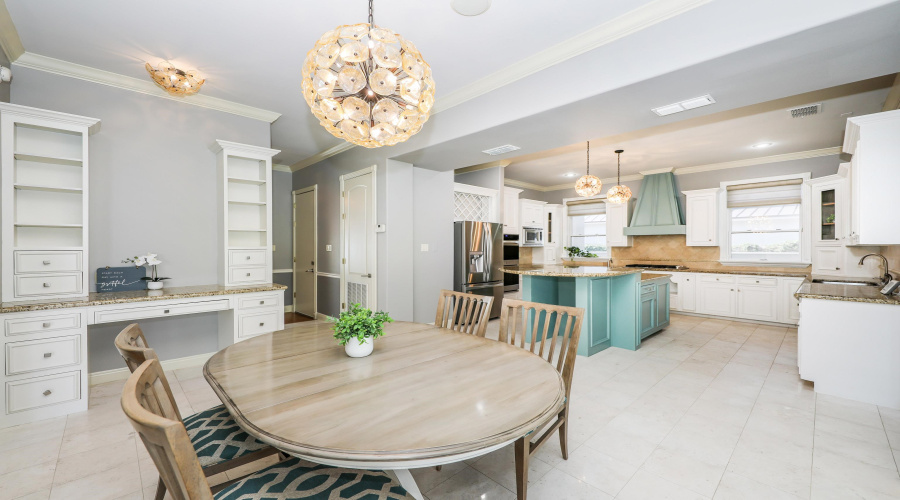 206 Elkington Lp, LAREDO, Texas 78045, 5 Bedrooms Bedrooms, 11 Rooms Rooms,5 BathroomsBathrooms,Residential,For Sale,206 Elkington Lp,20260507