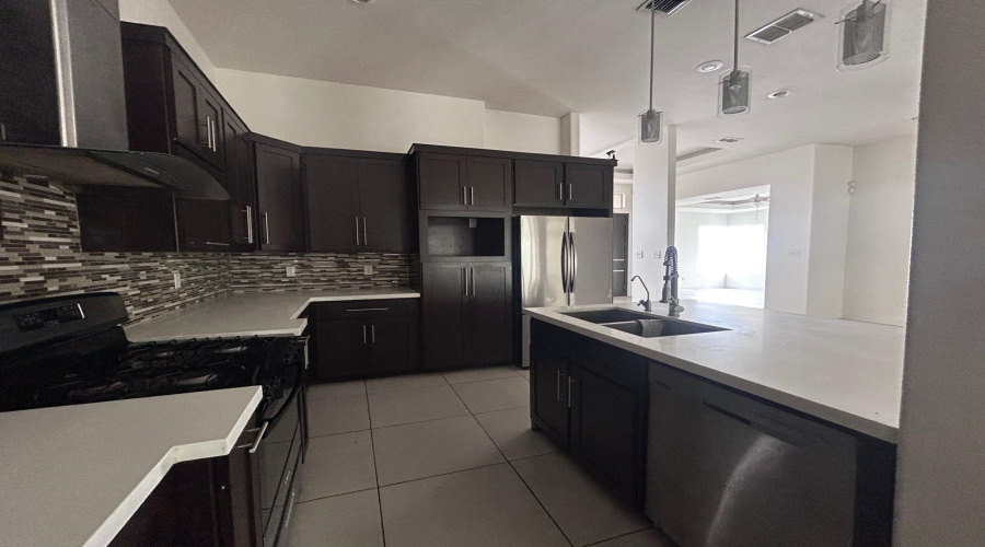 2811 T.S. Eliot Dr, Laredo, Texas 78041, 4 Bedrooms Bedrooms, 5 Rooms Rooms,3 BathroomsBathrooms,Residential,For Rent,2811 T.S. Eliot Dr,20260509