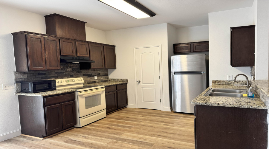 2619 San Isidro Pkwy, Laredo, Texas 78045, 2 Bedrooms Bedrooms, 5 Rooms Rooms,2 BathroomsBathrooms,Residential,For Rent,2619 San Isidro Pkwy,20260512