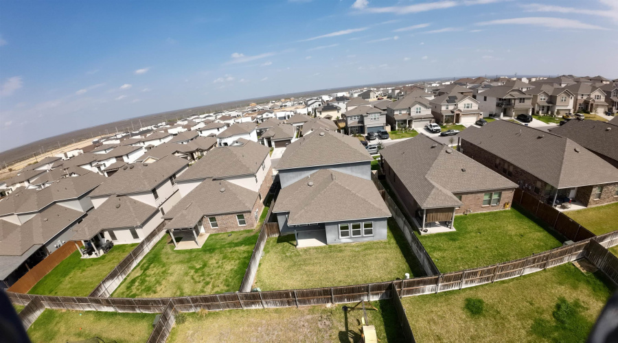 1610 Alborada Dr., Laredo, Texas 78045, 6 Bedrooms Bedrooms, 10 Rooms Rooms,3 BathroomsBathrooms,Residential,For Sale,1610 Alborada Dr.,20260513