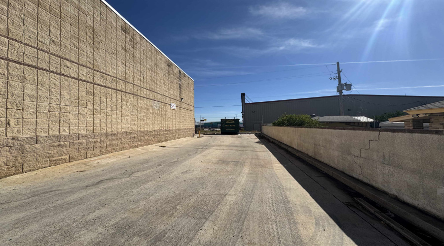 12520 Mines Rd, Laredo, Texas 78045, 1 Room Rooms,2 BathroomsBathrooms,Commercial retail/office,For Sale,12520 Mines Rd,20260511