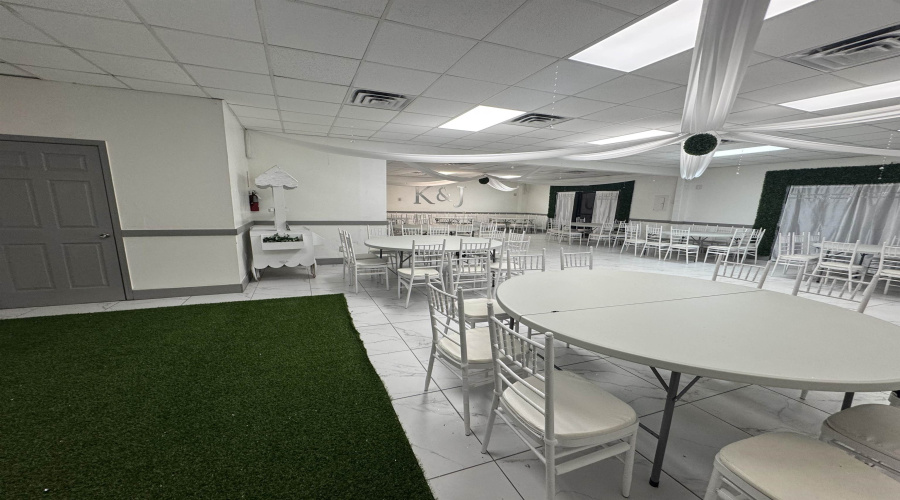 12520 Mines Rd, Laredo, Texas 78045, 1 Room Rooms,2 BathroomsBathrooms,Commercial retail/office,For Sale,12520 Mines Rd,20260511