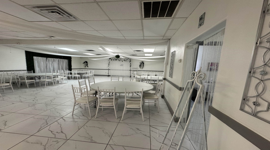 12520 Mines Rd, Laredo, Texas 78045, 1 Room Rooms,2 BathroomsBathrooms,Commercial retail/office,For Sale,12520 Mines Rd,20260511