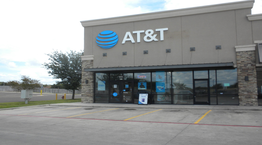 4415 US Highway 83, Laredo, Texas 78046, 6 Rooms Rooms,2 BathroomsBathrooms,Commercial retail/office,For Rent,4415 US Highway 83,20260515