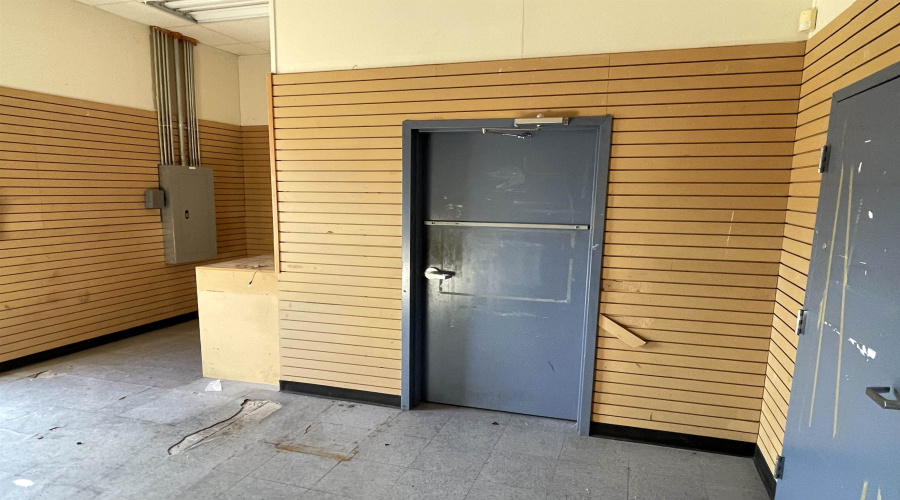 4415 US Highway 83, Laredo, Texas 78046, 6 Rooms Rooms,2 BathroomsBathrooms,Commercial retail/office,For Rent,4415 US Highway 83,20260515