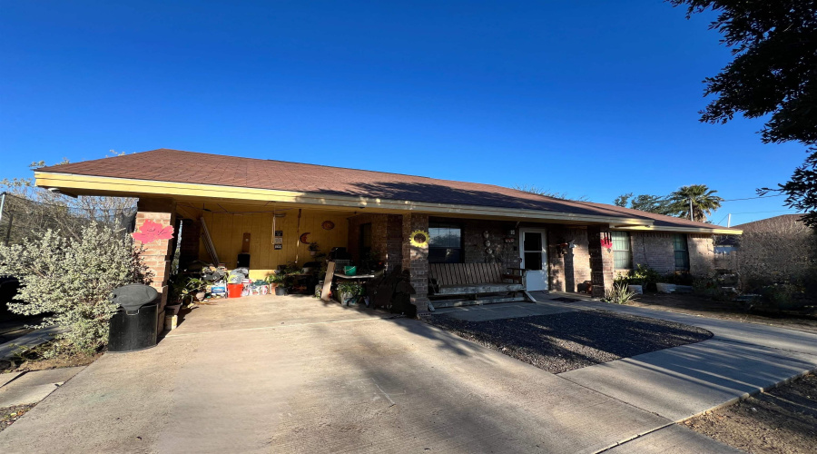 348 Gonzalez St, Zapata, Texas 78076, 3 Bedrooms Bedrooms, 6 Rooms Rooms,1 BathroomBathrooms,Residential,For Sale,348 Gonzalez St,20260517