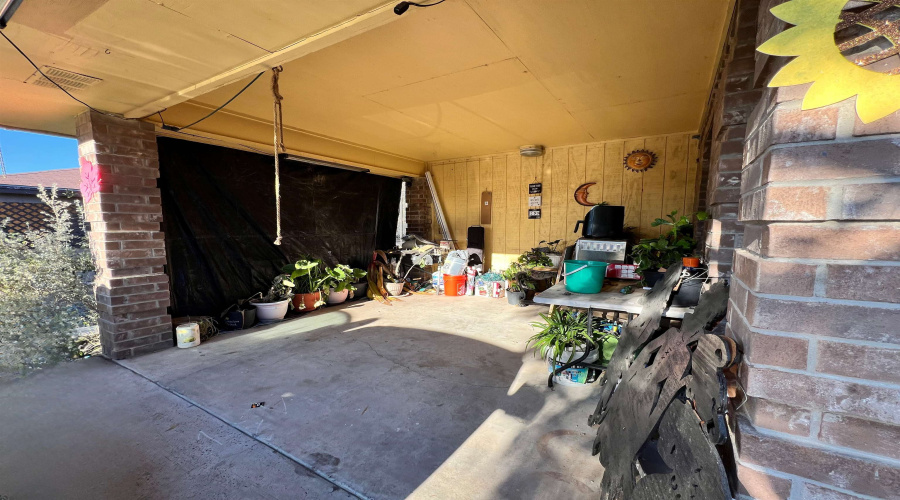 348 Gonzalez St, Zapata, Texas 78076, 3 Bedrooms Bedrooms, 6 Rooms Rooms,1 BathroomBathrooms,Residential,For Sale,348 Gonzalez St,20260517