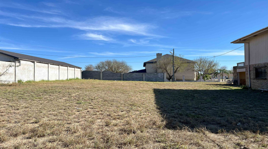 548 Cerrito Dr, Zapata, Texas 78076, 3 Bedrooms Bedrooms, 7 Rooms Rooms,2 BathroomsBathrooms,Residential,For Sale,548 Cerrito Dr,20260518