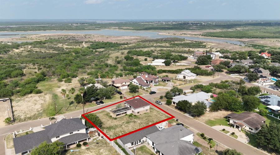 548 Cerrito Dr, Zapata, Texas 78076, 3 Bedrooms Bedrooms, 7 Rooms Rooms,2 BathroomsBathrooms,Residential,For Sale,548 Cerrito Dr,20260518