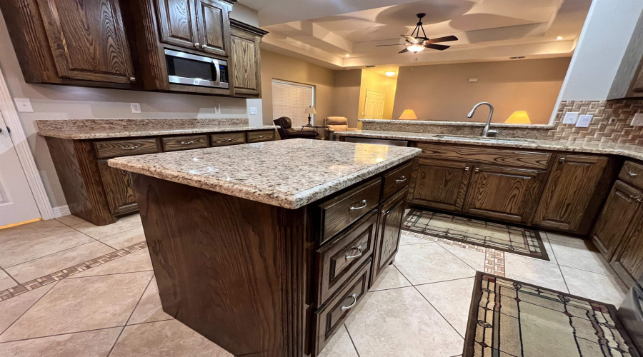 112 Apple Street, Zapata, Texas 78076, 4 Bedrooms Bedrooms, 7 Rooms Rooms,3 BathroomsBathrooms,Residential,For Sale,112 Apple Street,20260519