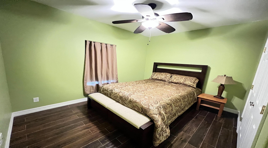 112 Apple Street, Zapata, Texas 78076, 4 Bedrooms Bedrooms, 7 Rooms Rooms,3 BathroomsBathrooms,Residential,For Sale,112 Apple Street,20260519