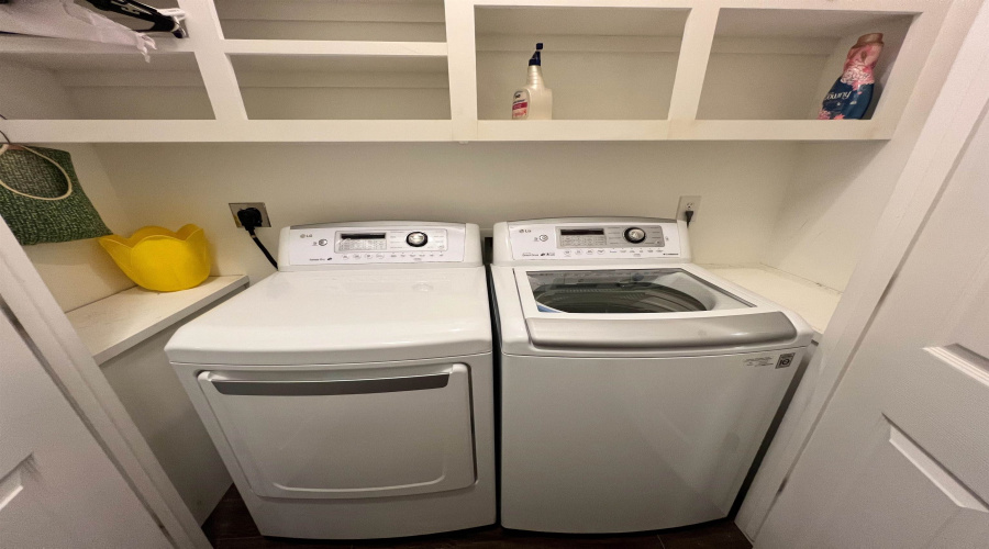 112 Apple Street, Zapata, Texas 78076, 4 Bedrooms Bedrooms, 7 Rooms Rooms,3 BathroomsBathrooms,Residential,For Sale,112 Apple Street,20260519