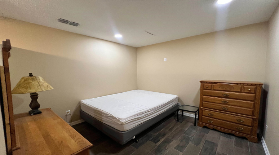 112 Apple Street, Zapata, Texas 78076, 4 Bedrooms Bedrooms, 7 Rooms Rooms,3 BathroomsBathrooms,Residential,For Sale,112 Apple Street,20260519