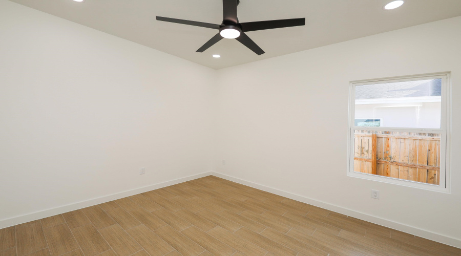 5612 Moses Lp., LAREDO, Texas 78046, 3 Bedrooms Bedrooms, 4 Rooms Rooms,2 BathroomsBathrooms,Residential,For Sale,5612 Moses Lp.,20260520