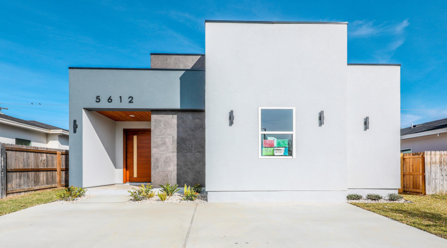 5612 Moses Lp., LAREDO, Texas 78046, 3 Bedrooms Bedrooms, 4 Rooms Rooms,2 BathroomsBathrooms,Residential,For Sale,5612 Moses Lp.,20260520