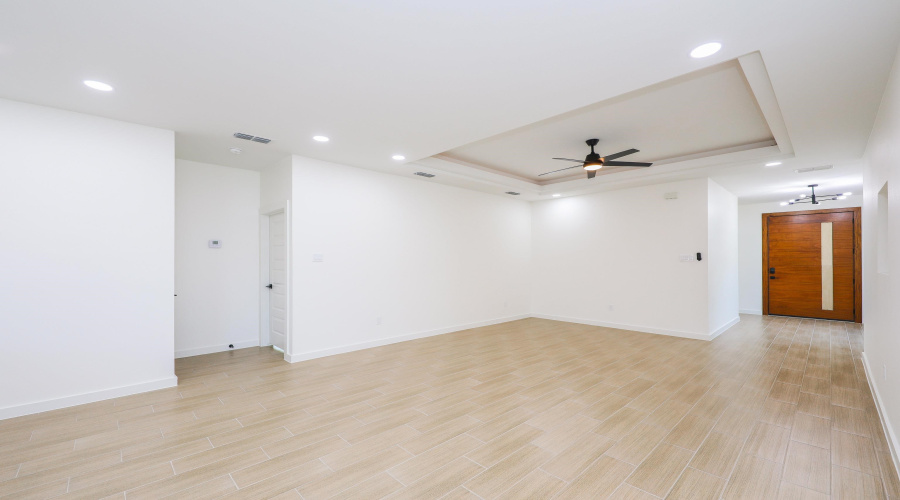 5612 Moses Lp., LAREDO, Texas 78046, 3 Bedrooms Bedrooms, 4 Rooms Rooms,2 BathroomsBathrooms,Residential,For Sale,5612 Moses Lp.,20260520