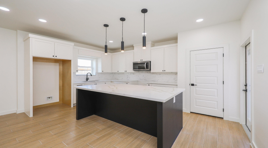 5612 Moses Lp., LAREDO, Texas 78046, 3 Bedrooms Bedrooms, 4 Rooms Rooms,2 BathroomsBathrooms,Residential,For Sale,5612 Moses Lp.,20260520