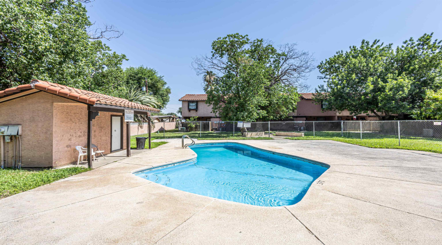 5500 McPherson Rd, LAREDO, Texas 78041, 2 Bedrooms Bedrooms, 4 Rooms Rooms,1 BathroomBathrooms,Residential,For Sale,5500 McPherson Rd,20260521