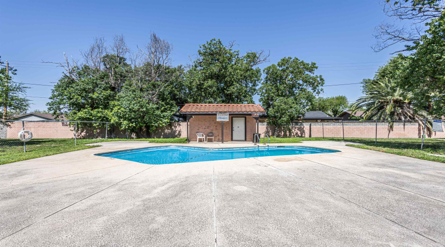 5500 McPherson Rd, LAREDO, Texas 78041, 2 Bedrooms Bedrooms, 4 Rooms Rooms,1 BathroomBathrooms,Residential,For Sale,5500 McPherson Rd,20260521