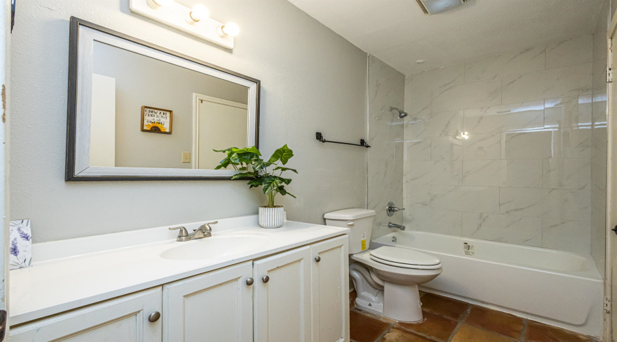 5500 McPherson Rd, LAREDO, Texas 78041, 2 Bedrooms Bedrooms, 4 Rooms Rooms,1 BathroomBathrooms,Residential,For Sale,5500 McPherson Rd,20260521