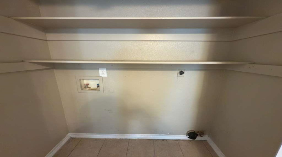 504 Campanario Ln, Laredo, Texas 78046, 4 Bedrooms Bedrooms, 7 Rooms Rooms,2 BathroomsBathrooms,Residential,For Sale,504 Campanario Ln,20260522