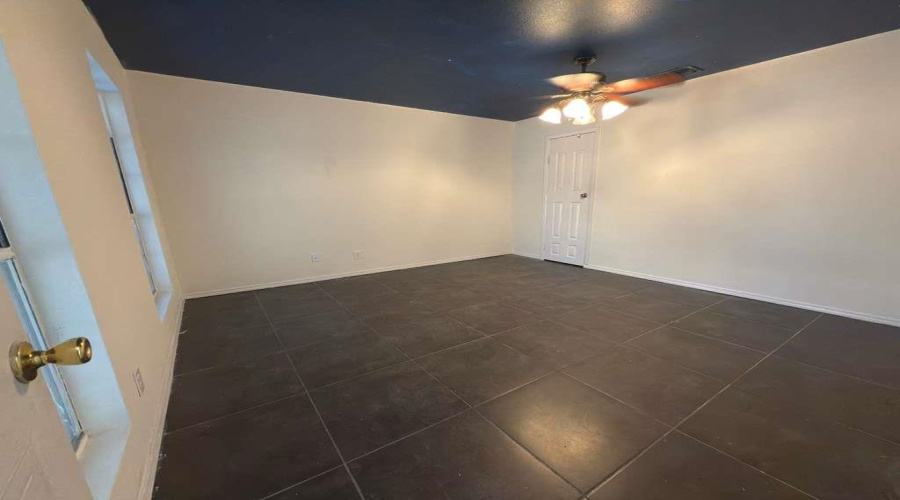 504 Campanario Ln, Laredo, Texas 78046, 4 Bedrooms Bedrooms, 7 Rooms Rooms,2 BathroomsBathrooms,Residential,For Sale,504 Campanario Ln,20260522
