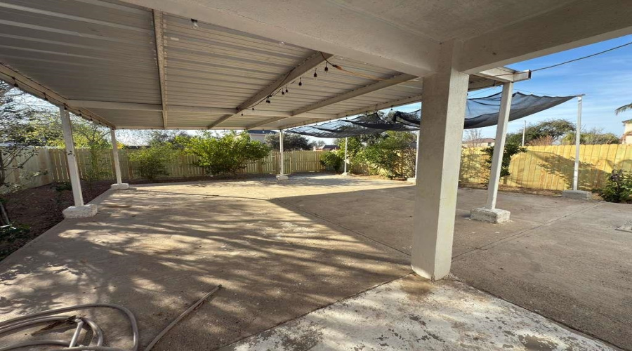 504 Campanario Ln, Laredo, Texas 78046, 4 Bedrooms Bedrooms, 7 Rooms Rooms,2 BathroomsBathrooms,Residential,For Sale,504 Campanario Ln,20260522