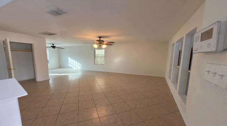 504 Campanario Ln, Laredo, Texas 78046, 4 Bedrooms Bedrooms, 7 Rooms Rooms,2 BathroomsBathrooms,Residential,For Sale,504 Campanario Ln,20260522