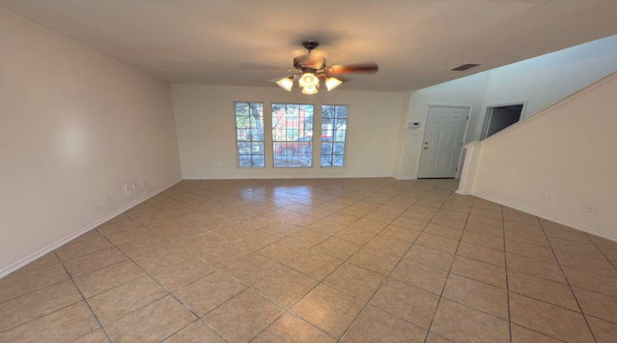 504 Campanario Ln, Laredo, Texas 78046, 4 Bedrooms Bedrooms, 7 Rooms Rooms,2 BathroomsBathrooms,Residential,For Sale,504 Campanario Ln,20260522
