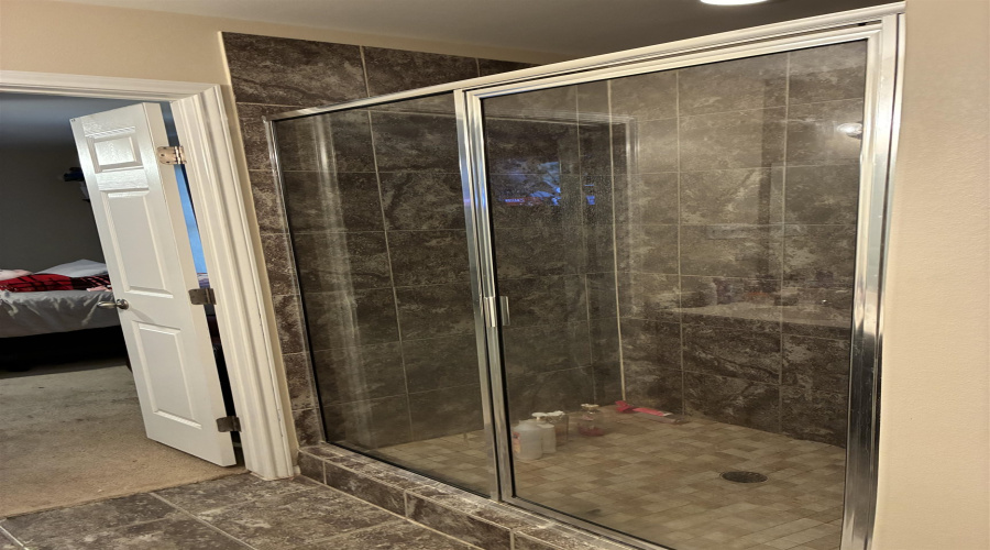 2040 Port Miami St, Laredo, Texas 78045, 4 Bedrooms Bedrooms, 5 Rooms Rooms,2 BathroomsBathrooms,Residential,For Sale,2040 Port Miami St,20260523